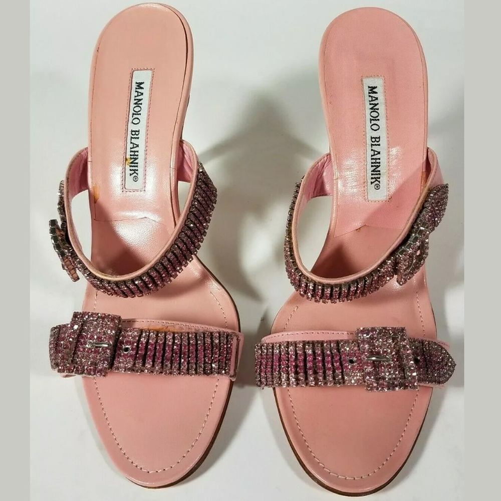 ❌SOLD❌ Manolo Blahnik pink jewel heels